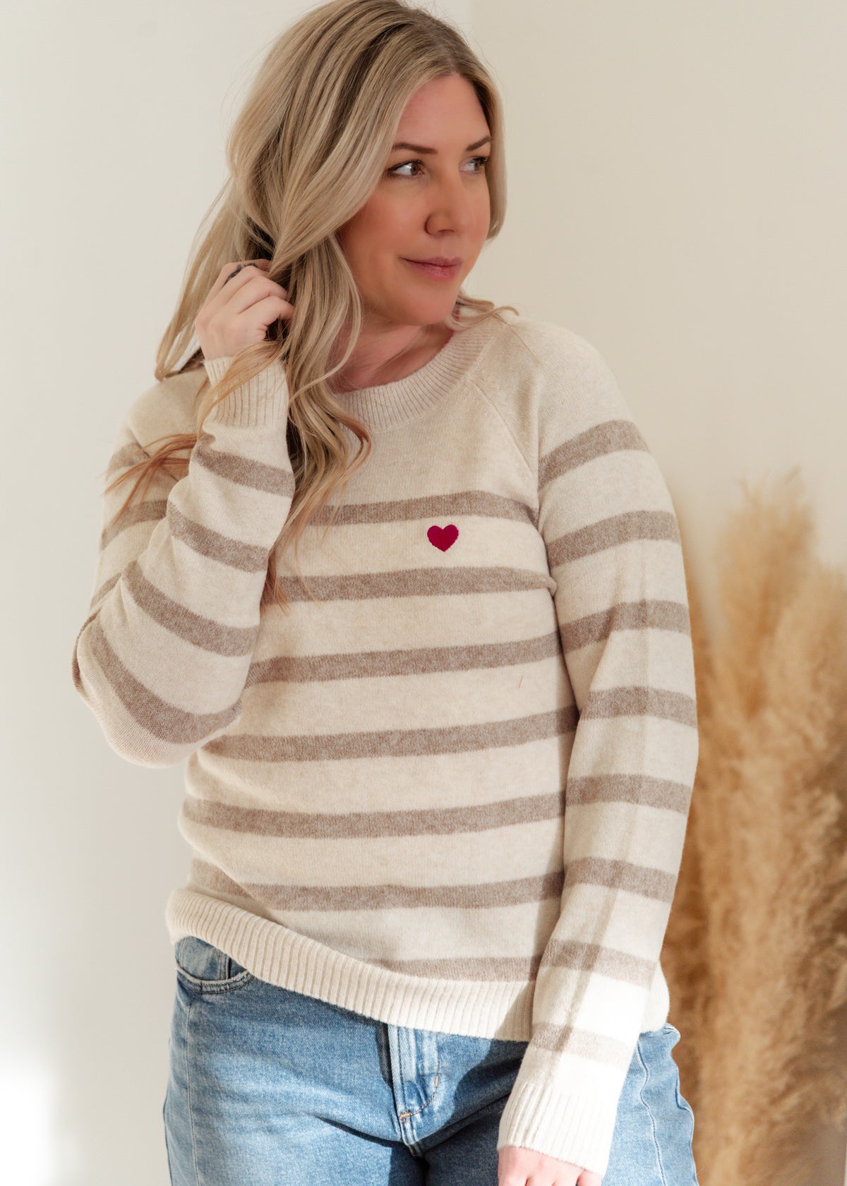 The Doffy Embroidery Pullover