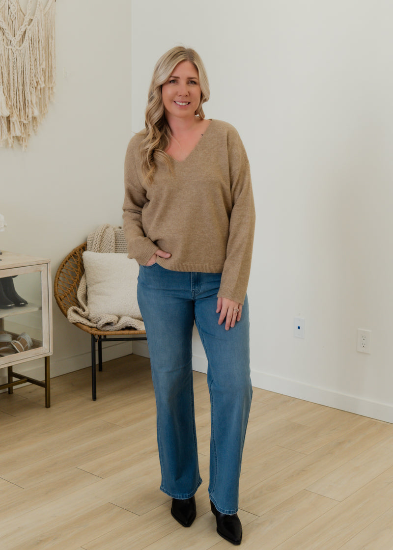 The Besti V-Neck Pullover