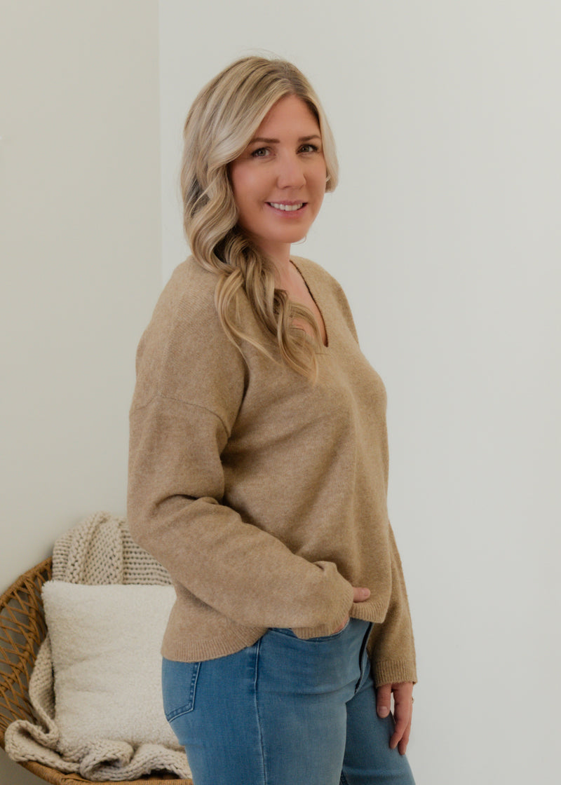 The Besti V-Neck Pullover