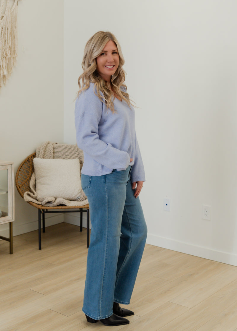 The Besti V-Neck Pullover