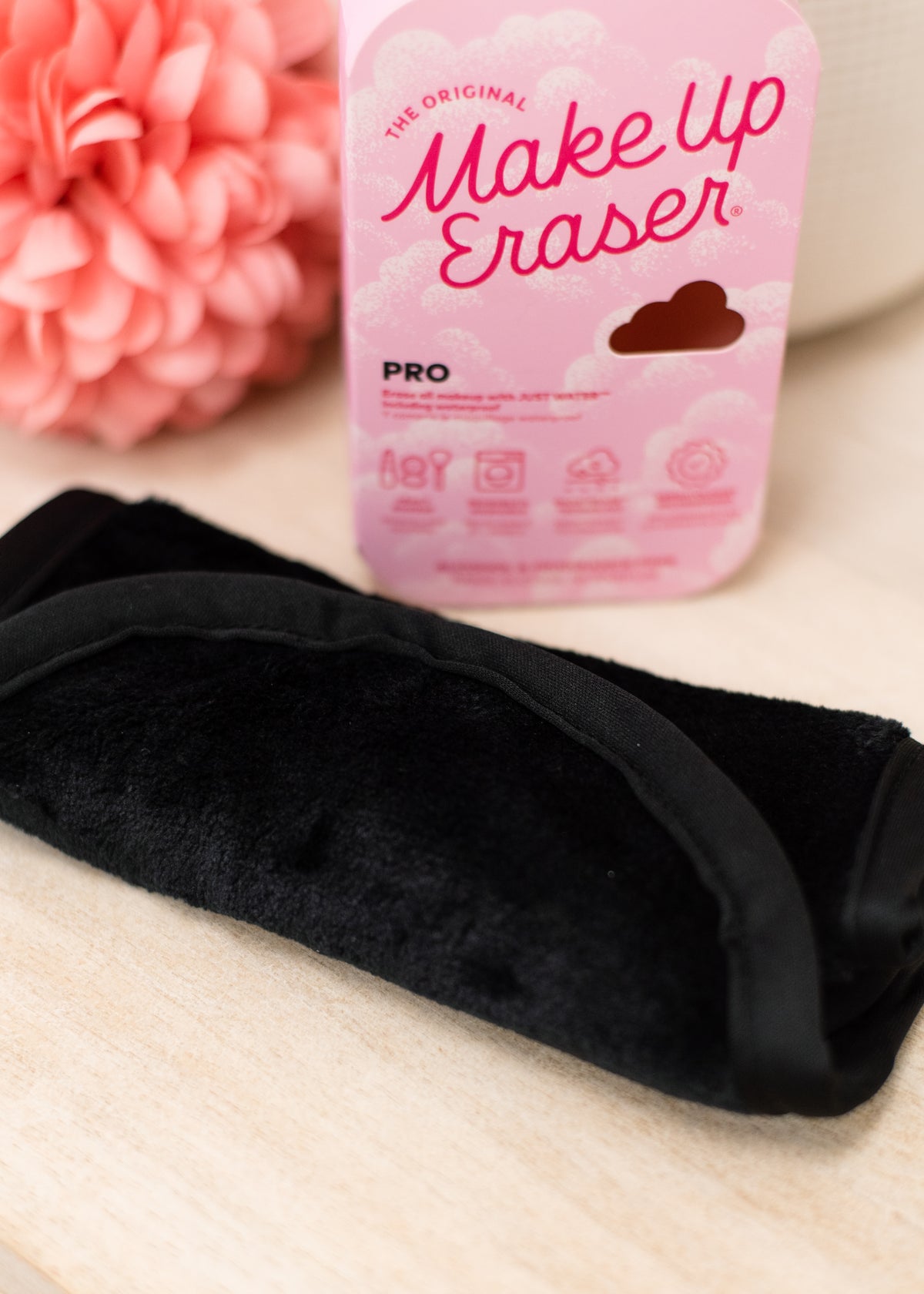 The Chic Black Pro Makeup Eraser