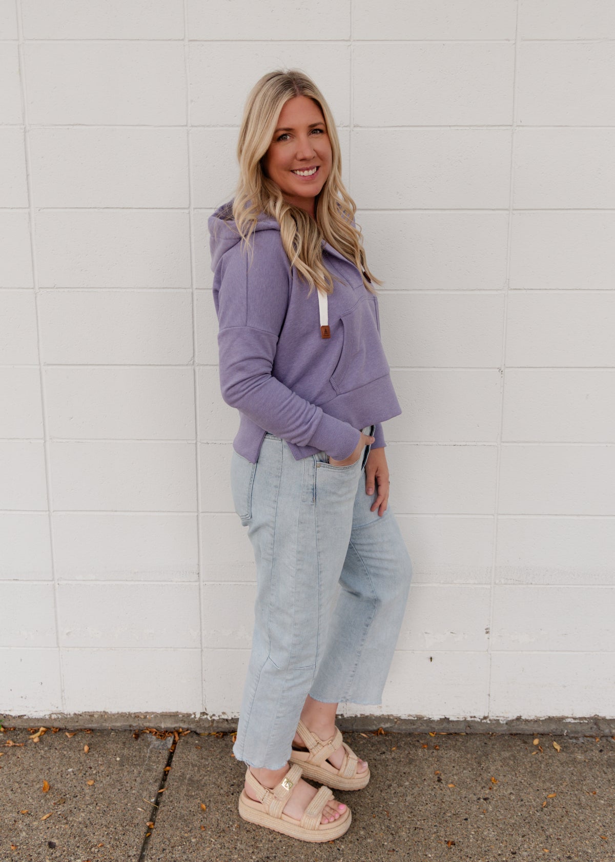 The Aksu Cropped Hoodie
