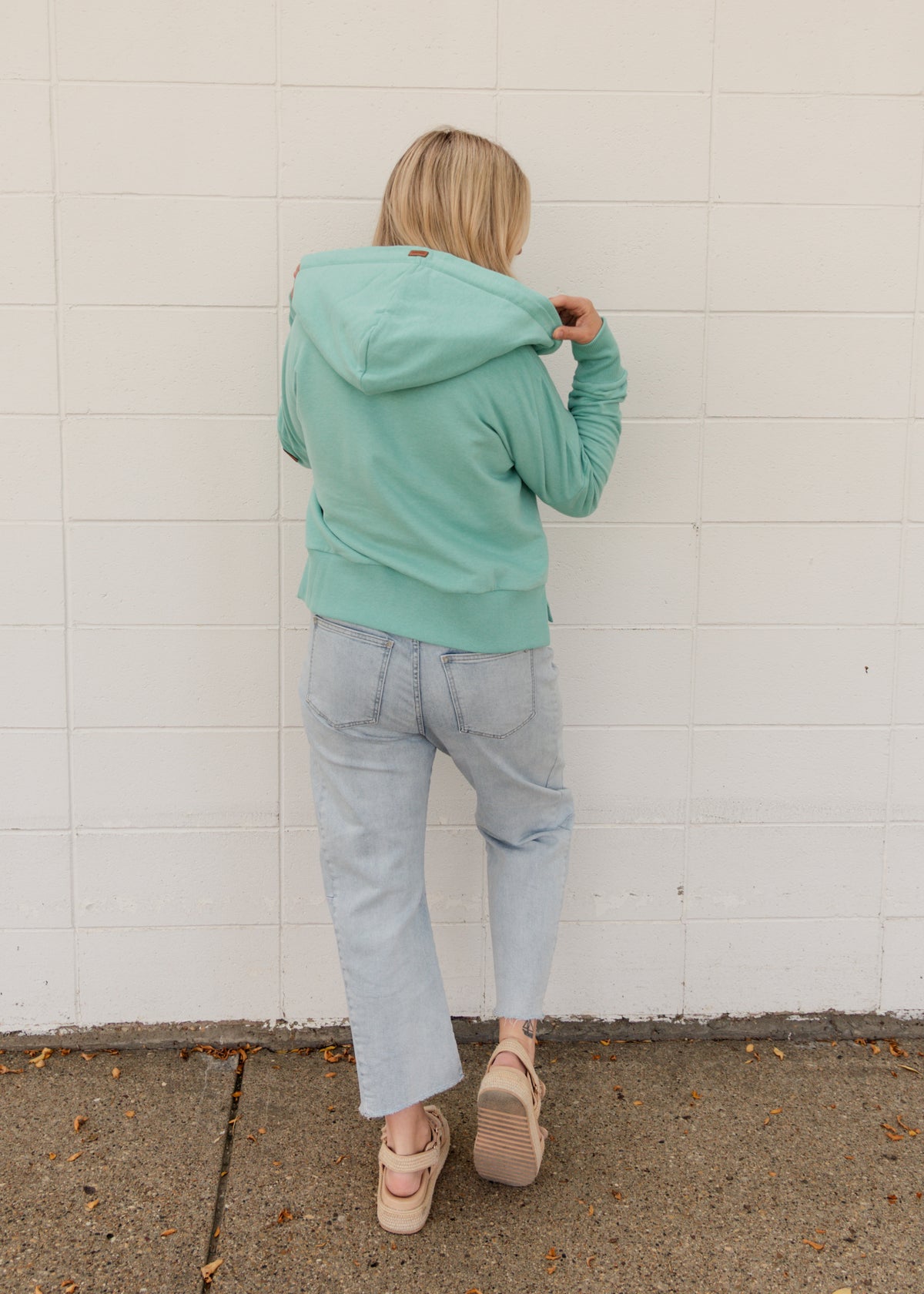 The Aksu Cropped Hoodie