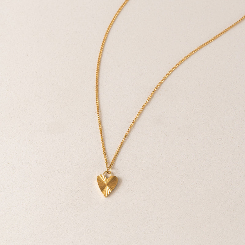 The Flutted Heart Necklace (Waterproof)