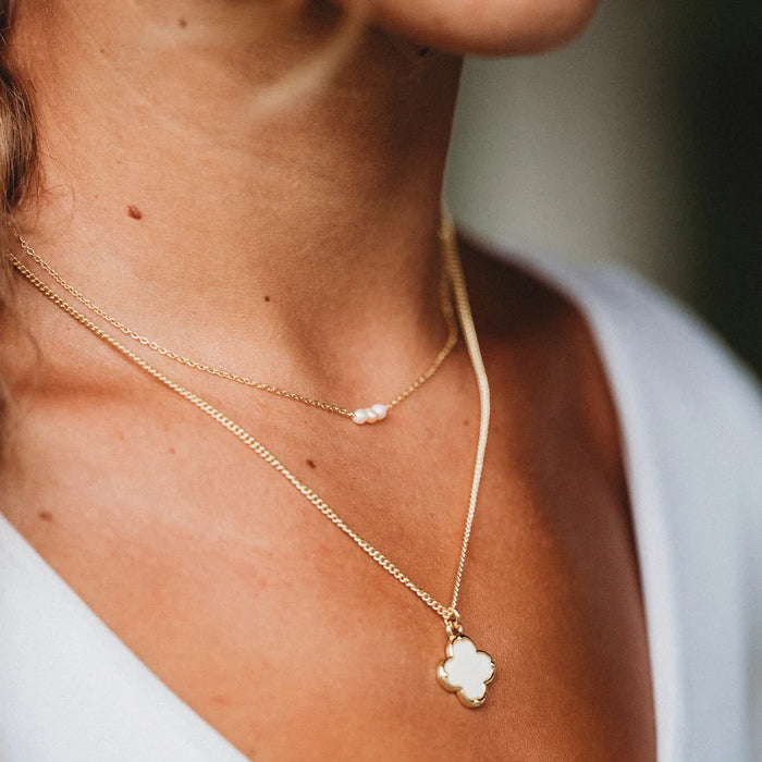 The Glimmer Necklaces